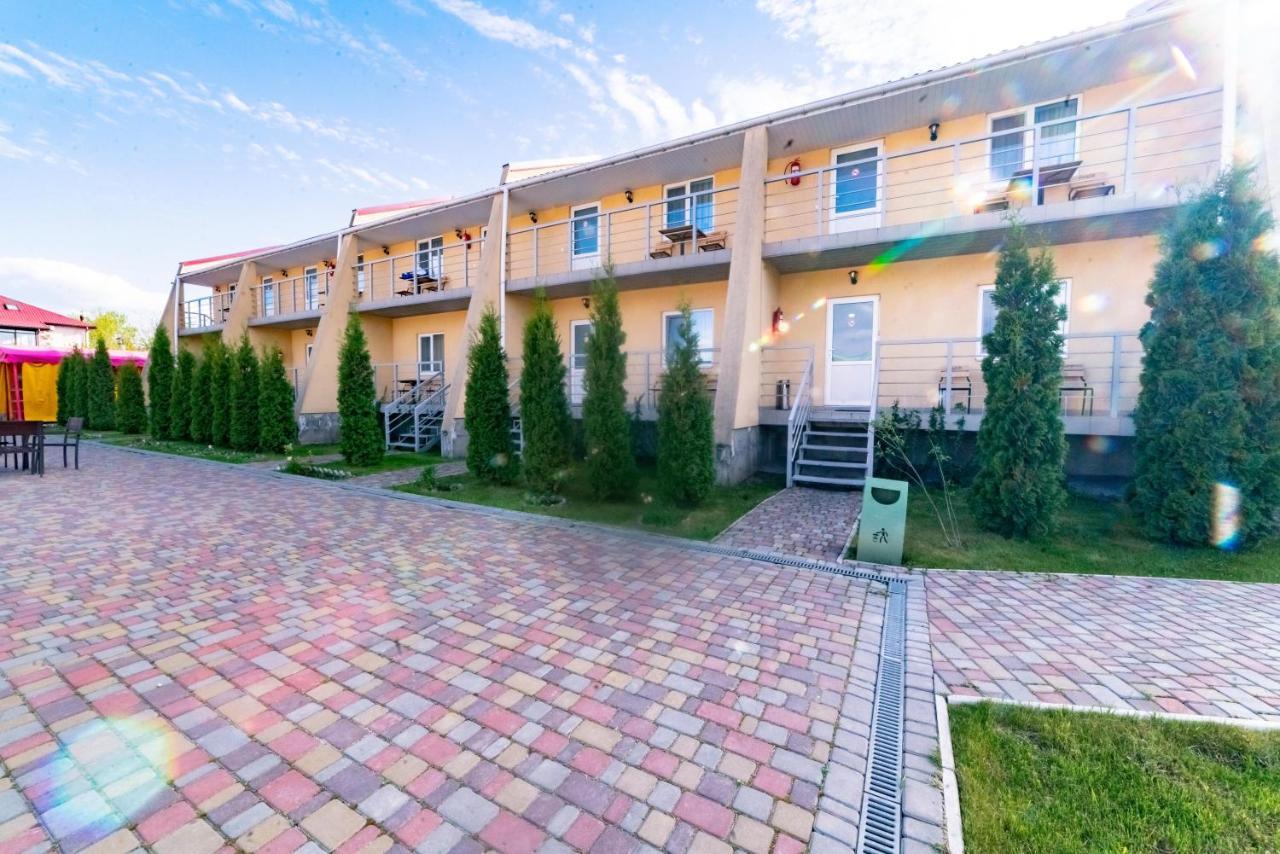 Райский Дворик Pogreby (Brovary) Exterior foto
