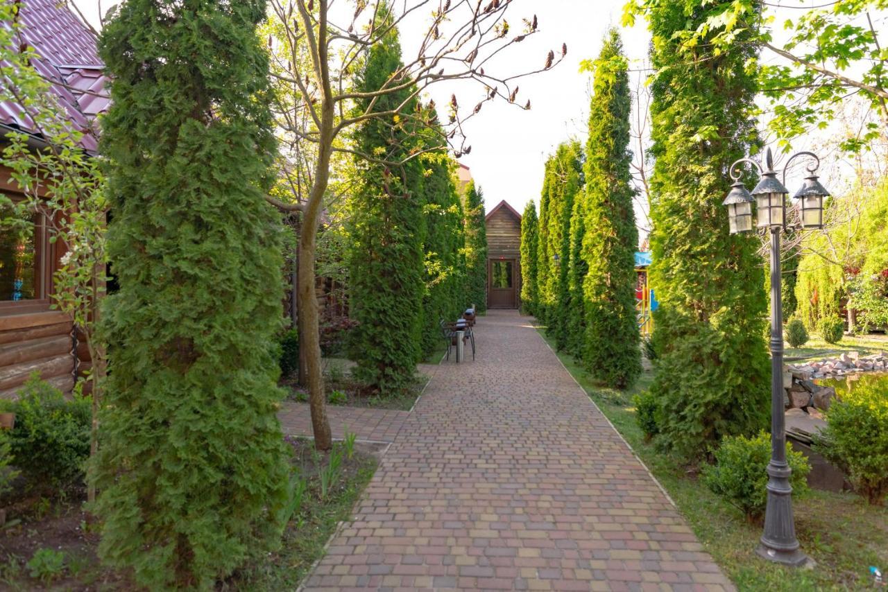 Райский Дворик Pogreby (Brovary) Exterior foto