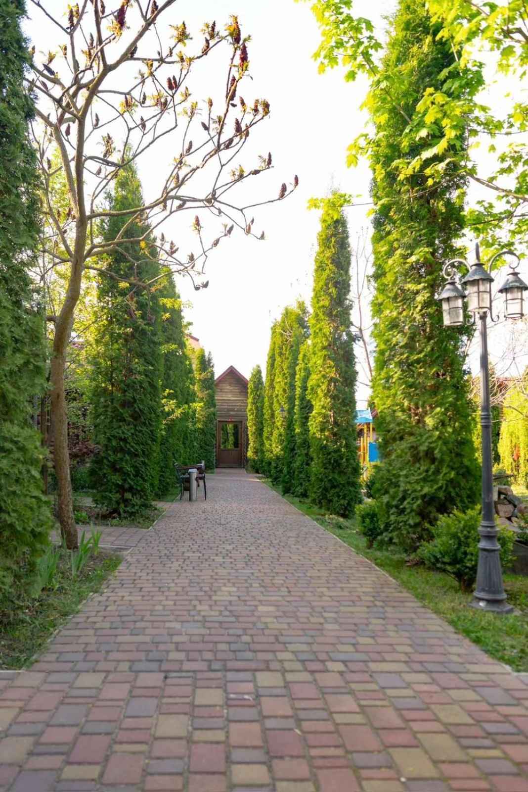 Райский Дворик Pogreby (Brovary) Exterior foto